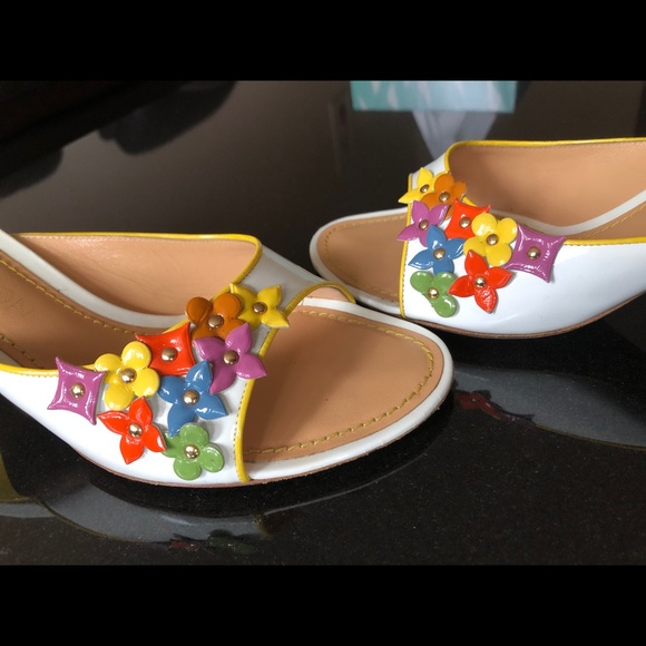 Authentic Louis Vuitton monogram floral mules - Picture 5 of 10